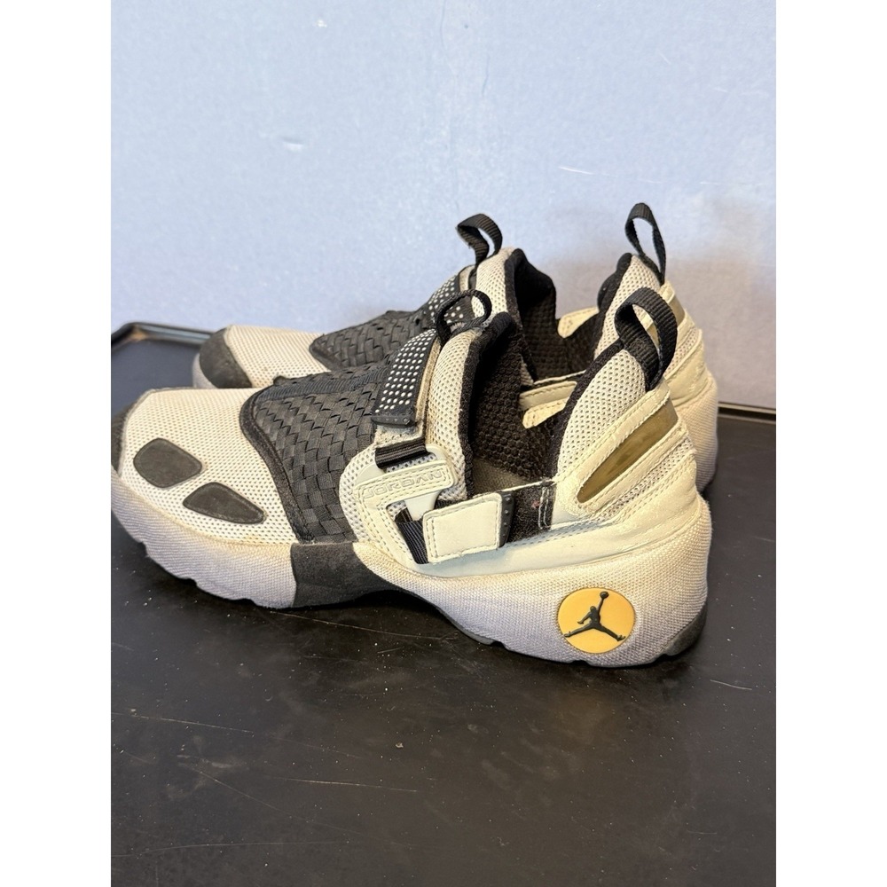 Air Jordan Trunner LX 'Black Neutral Grey' 136040-001 Vintage 2000